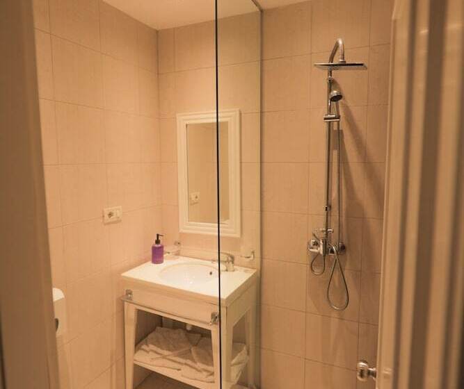 豪华房间, Artistic Tirana Blloku