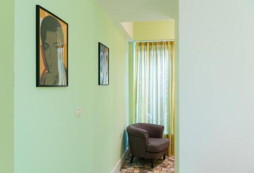 豪华房间, Artistic Tirana Blloku