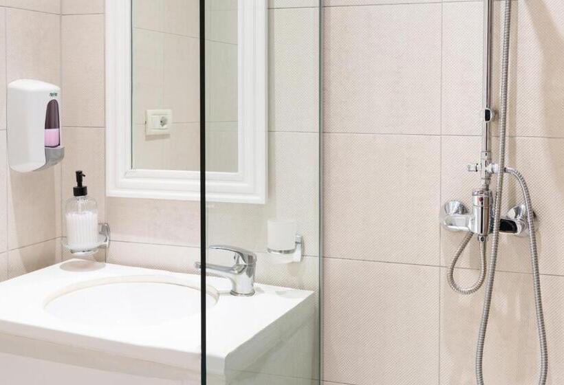 豪华房间, Artistic Tirana Blloku