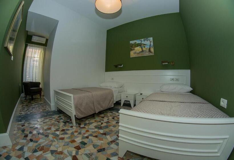 豪华房间, Artistic Tirana Blloku