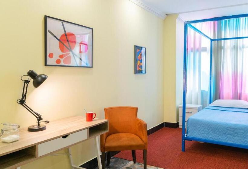 经济房, Artistic Tirana Blloku