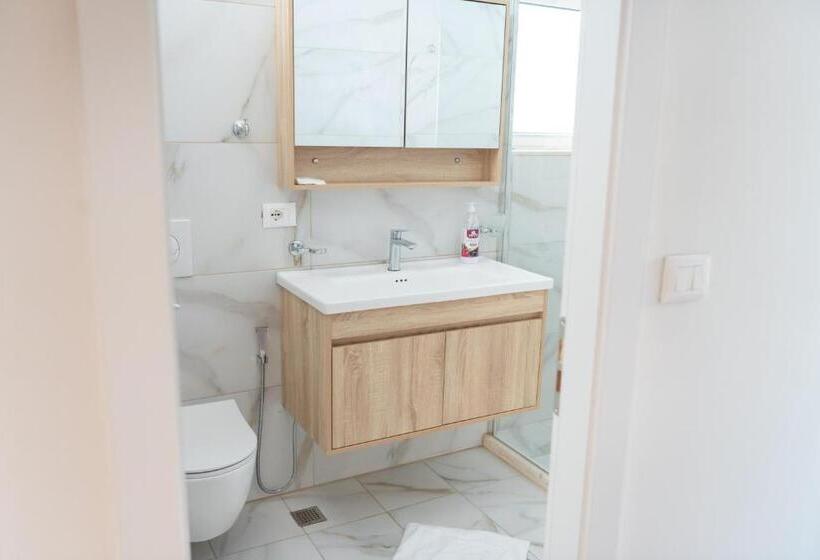 家庭工作室, Artistic Tirana Blloku