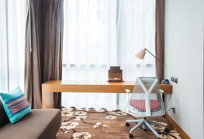 Номер Deluxe, Hilton Garden Inn Guiyang Yunyan