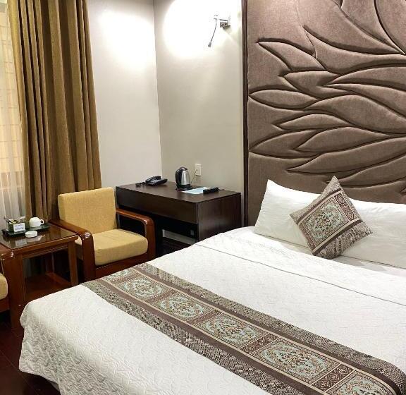 اتاق لوکس, Holiday