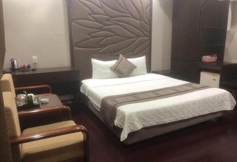 اتاق لوکس, Holiday