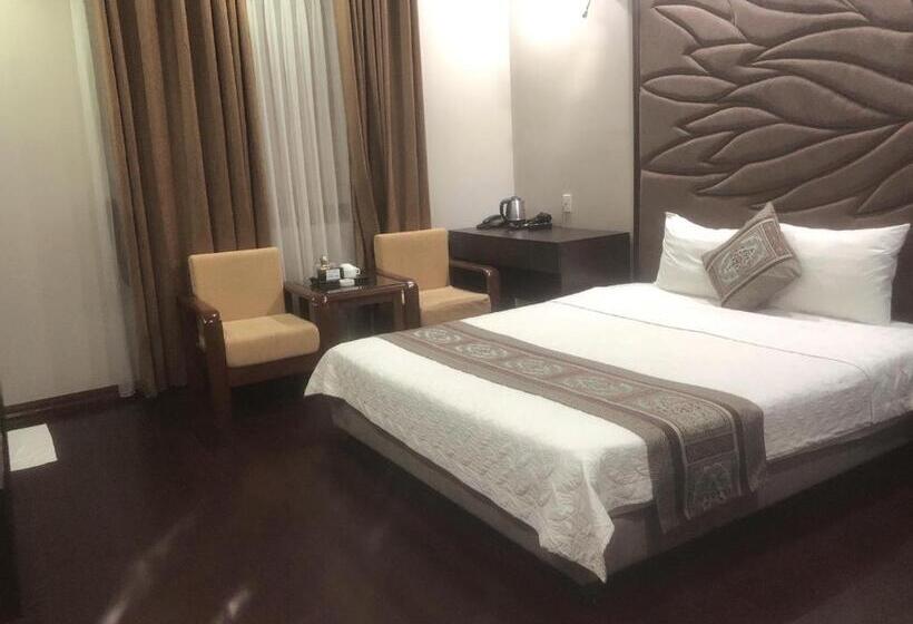 اتاق لوکس, Holiday