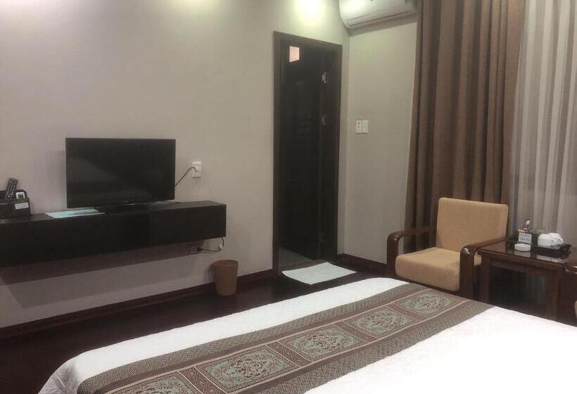 اتاق لوکس, Holiday