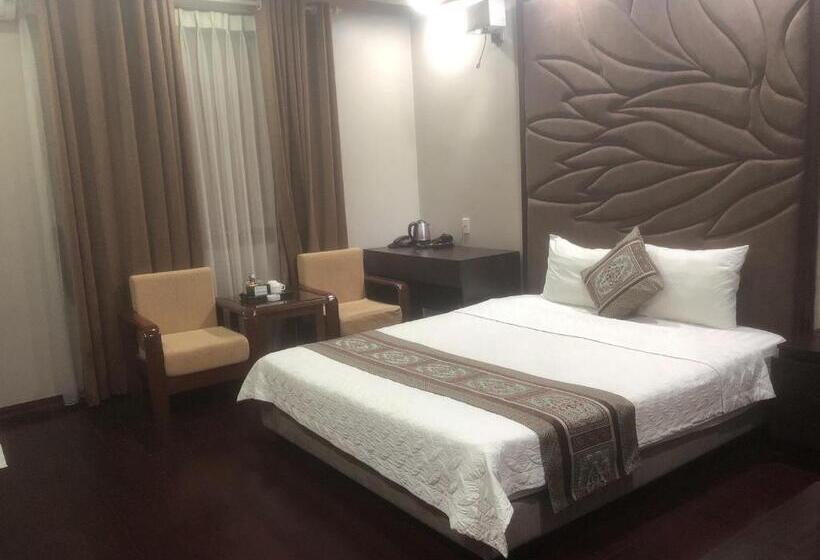 اتاق لوکس, Holiday