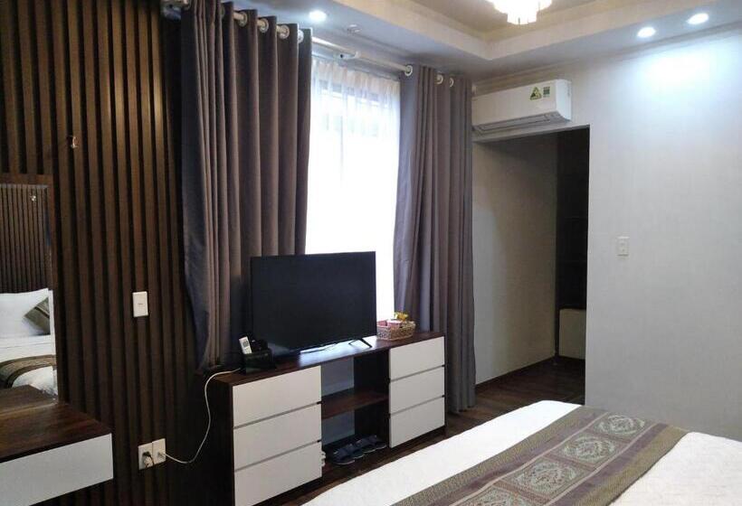 اتاق لوکس, Holiday