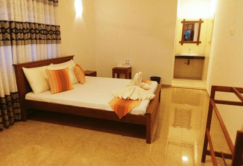 标准间, Nilketha Yala Tissamaharama