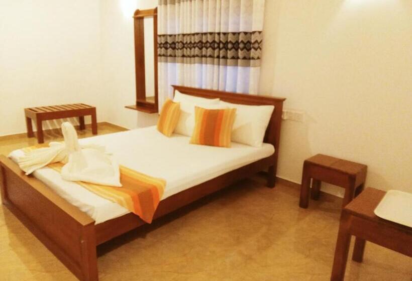 标准间, Nilketha Yala Tissamaharama