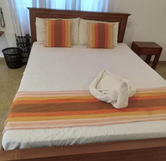 标准单人间, Nilketha Yala Tissamaharama