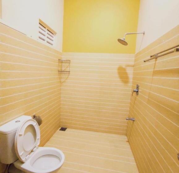 标准三人间, Nilketha Yala Tissamaharama