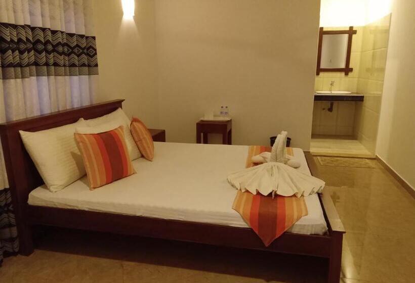 标准间, Nilketha Yala Tissamaharama