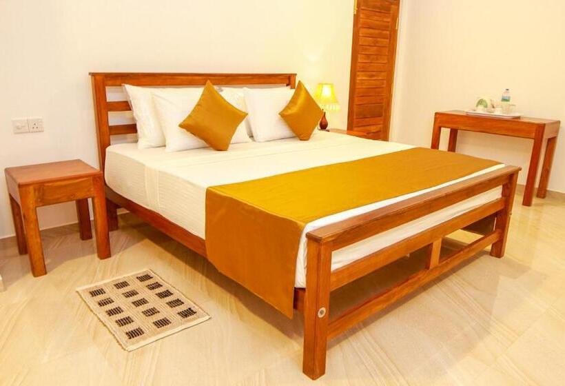 标准间, Nilketha Yala Tissamaharama