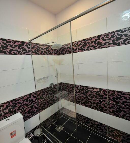 디럭스 룸, Rose Garden