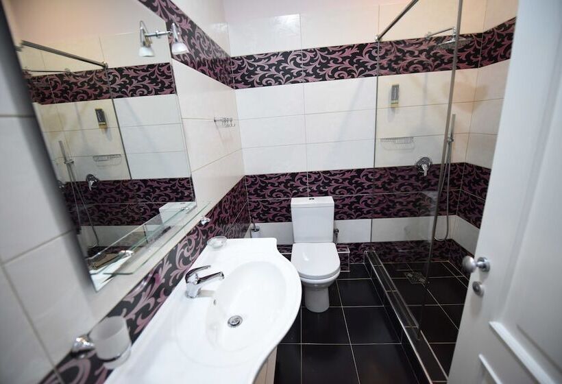 디럭스 패밀리 룸, Rose Garden