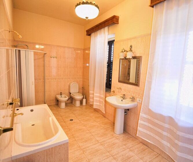 수피리어 패밀리 룸, Rose Garden