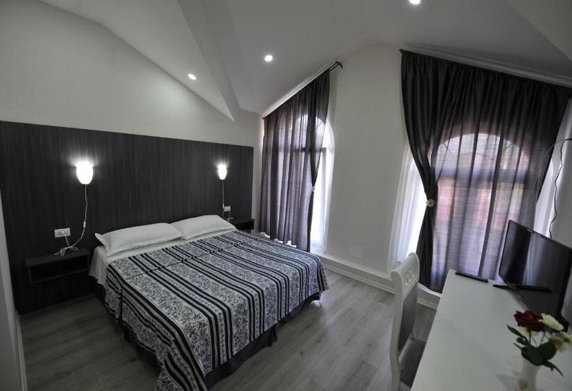 디럭스 룸, Rose Garden