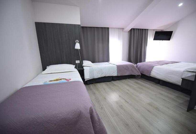 디럭스 패밀리 룸, Rose Garden