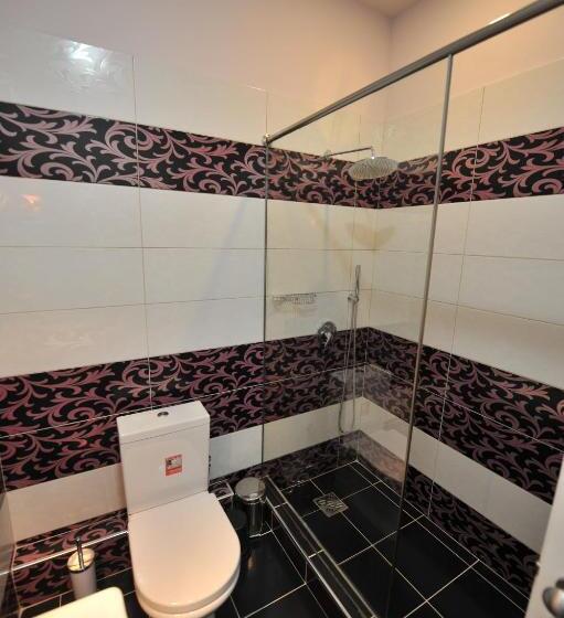 디럭스 패밀리 룸, Rose Garden