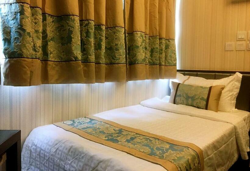 اتاق استاندارد یک نفره, Seasons