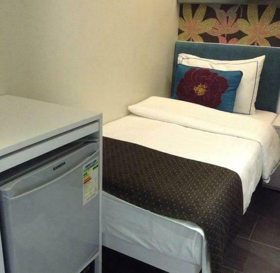 اتاق استاندارد یک نفره, Seasons