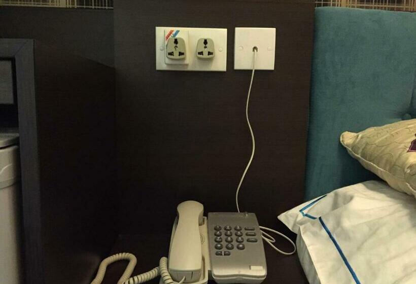 اتاق استاندارد یک نفره, Seasons