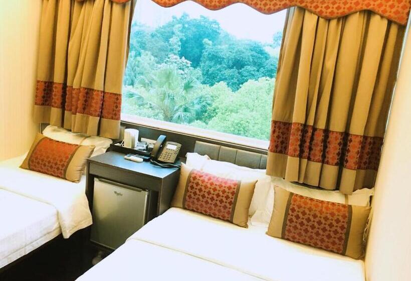 اتاق استاندارد سه نفره, Seasons