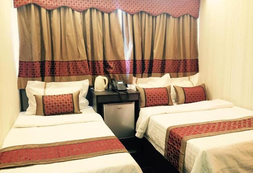 اتاق استاندارد سه نفره, Seasons