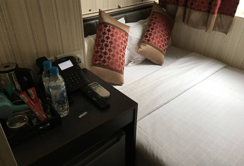 اتاق استاندارد, Seasons