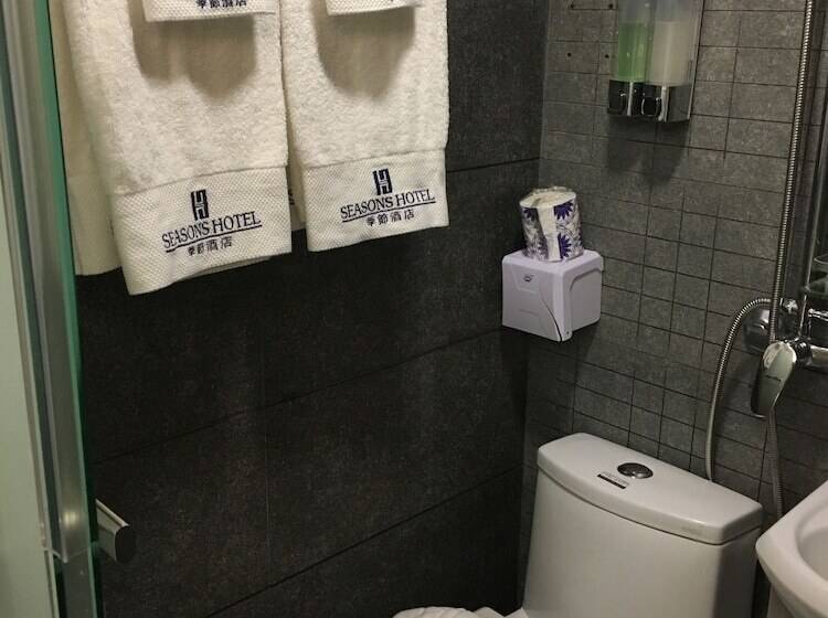 اتاق استاندارد یک نفره, Seasons