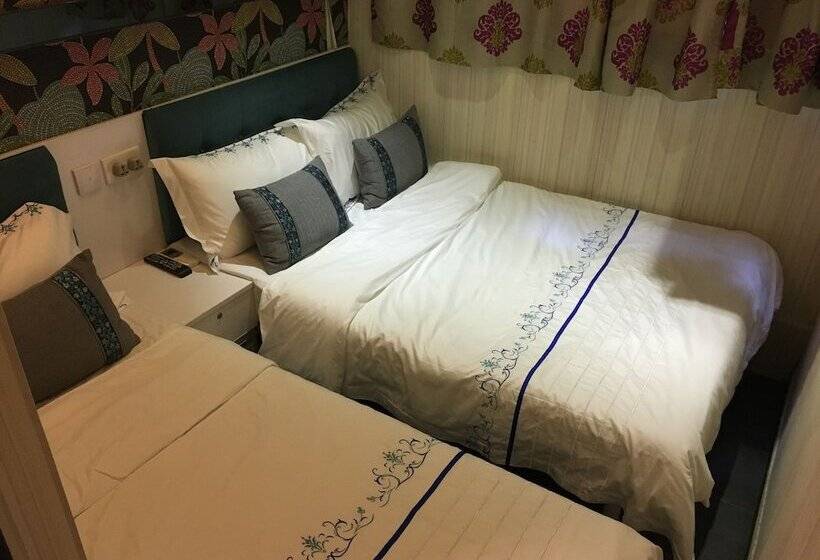 اتاق استاندارد سه نفره, Seasons