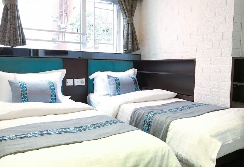 اتاق استاندارد سه نفره, Seasons