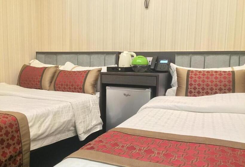 اتاق استاندارد سه نفره, Seasons