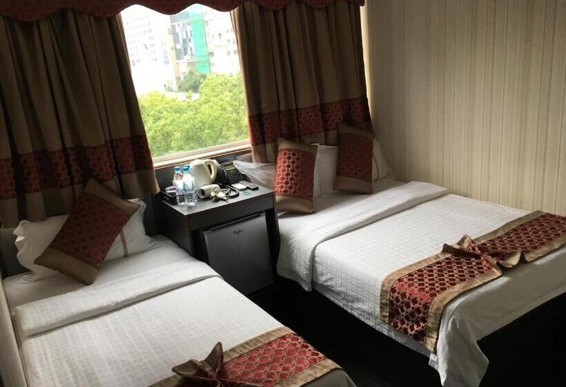 اتاق استاندارد سه نفره, Seasons