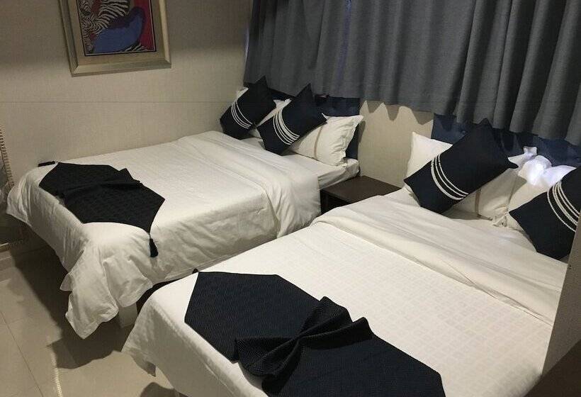 اتاق استاندارد چهار تخته, Seasons