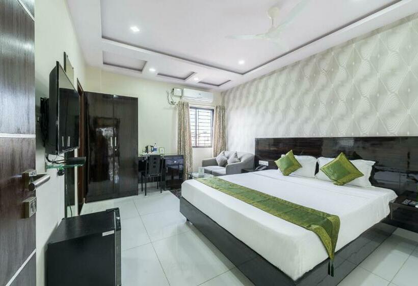 豪华房间, Treebo Greenwood Premier Suites, Old Airport Road