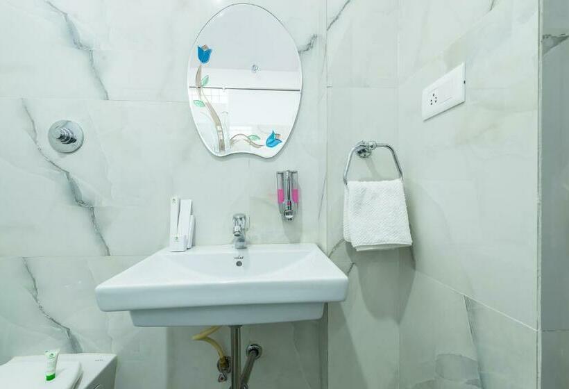 Номер Deluxe, Treebo Greenwood Premier Suites, Old Airport Road