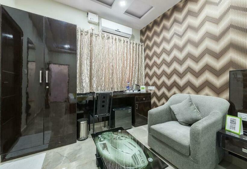 标准间, Treebo Greenwood Premier Suites, Old Airport Road