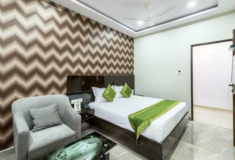 标准间, Treebo Greenwood Premier Suites, Old Airport Road