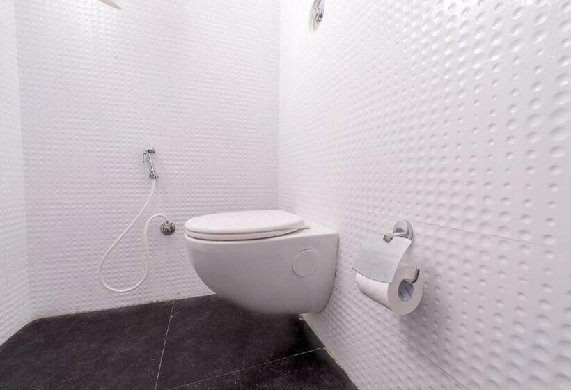 标准间, Treebo Greenwood Premier Suites, Old Airport Road