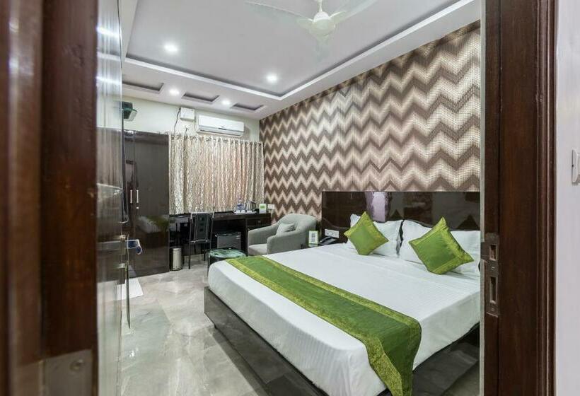 Номер Стандарт, Treebo Greenwood Premier Suites, Old Airport Road