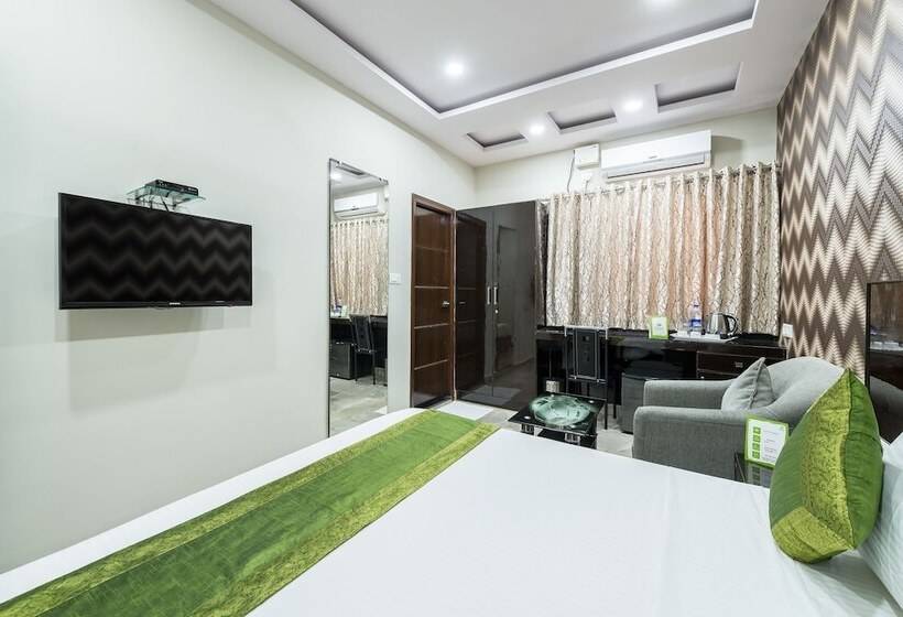 标准间, Treebo Greenwood Premier Suites, Old Airport Road