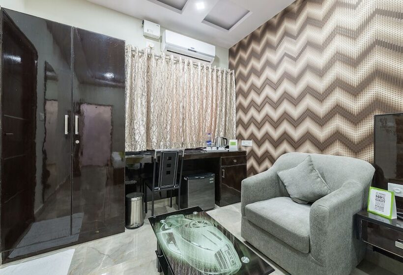 Номер Стандарт, Treebo Greenwood Premier Suites, Old Airport Road
