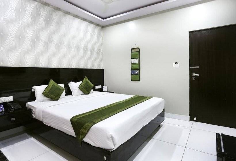 豪华房间, Treebo Greenwood Premier Suites, Old Airport Road