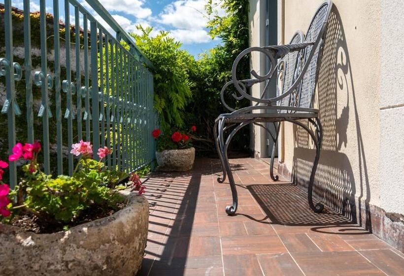 דירת חדר נוף לבריכה, La Beytina  B&b And Apartment