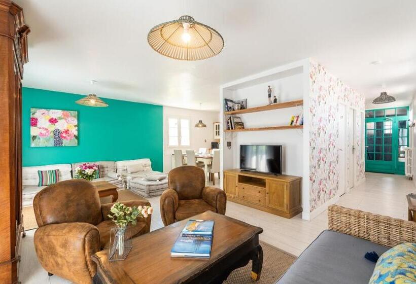 דירת חדר נוף לבריכה, La Beytina  B&b And Apartment