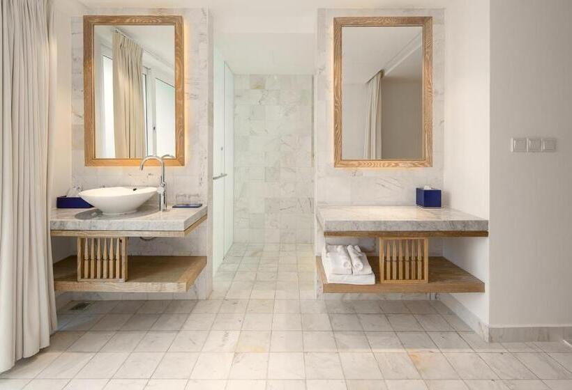 سوئیت جونیور با تراس, Risemount Premier Resort Danang