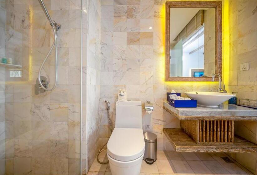 اتاق دلوکس با تخت کینگ و چشم‌انداز شهر, Risemount Premier Resort Danang